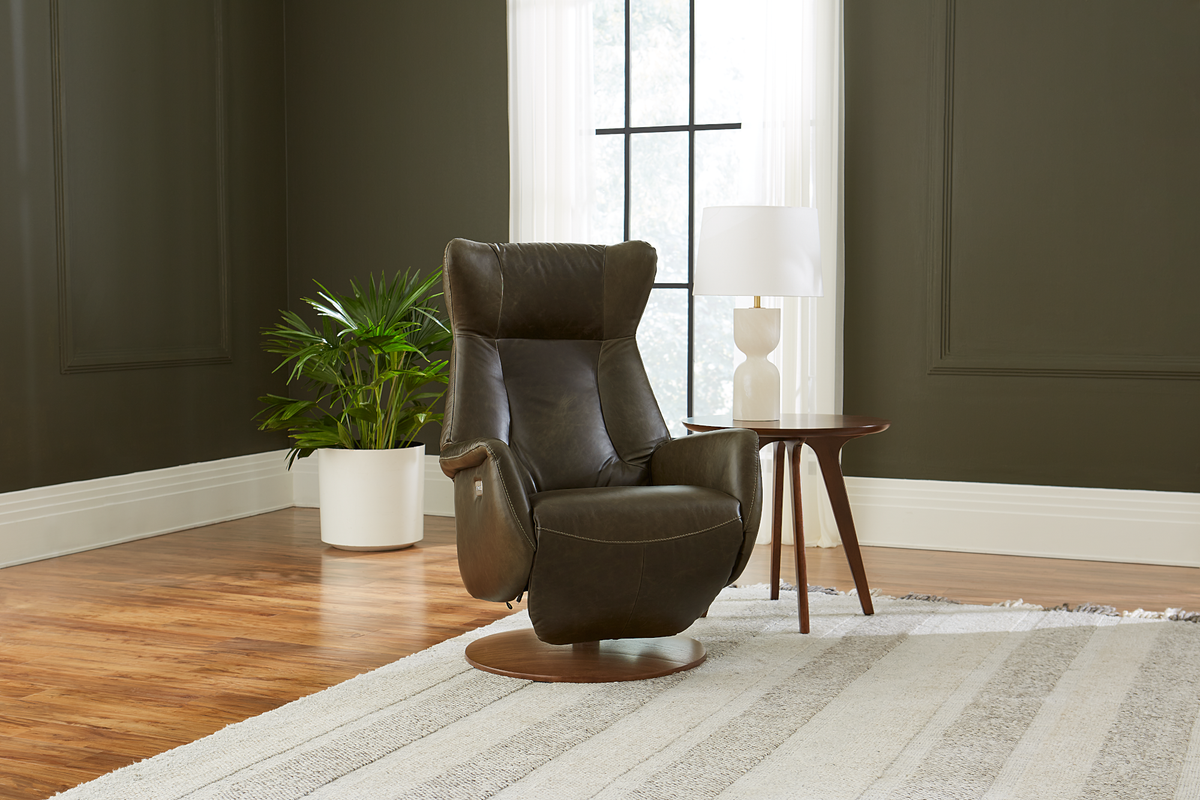 Elevate Your Summer Comfort with a Luxurious Leather Recliner – Decorium